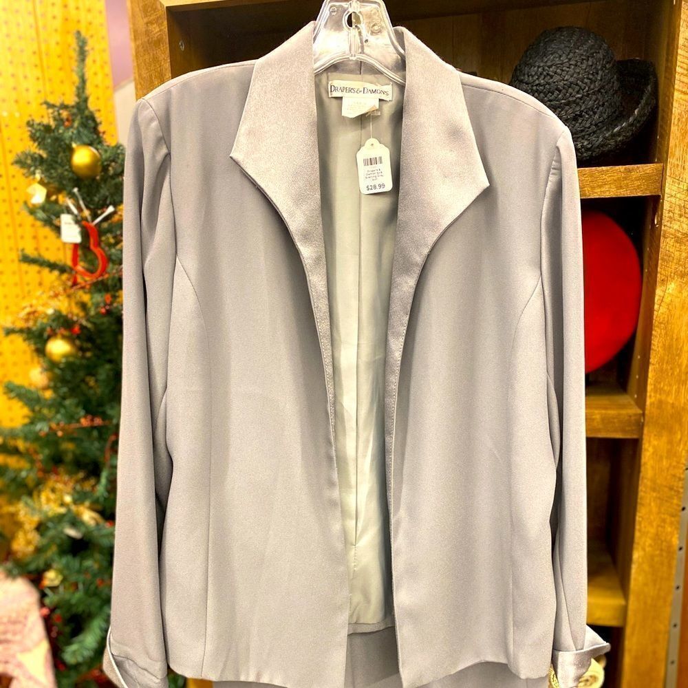 🛍️ Drapers & Damon Sz.8 Evening Gray Suit